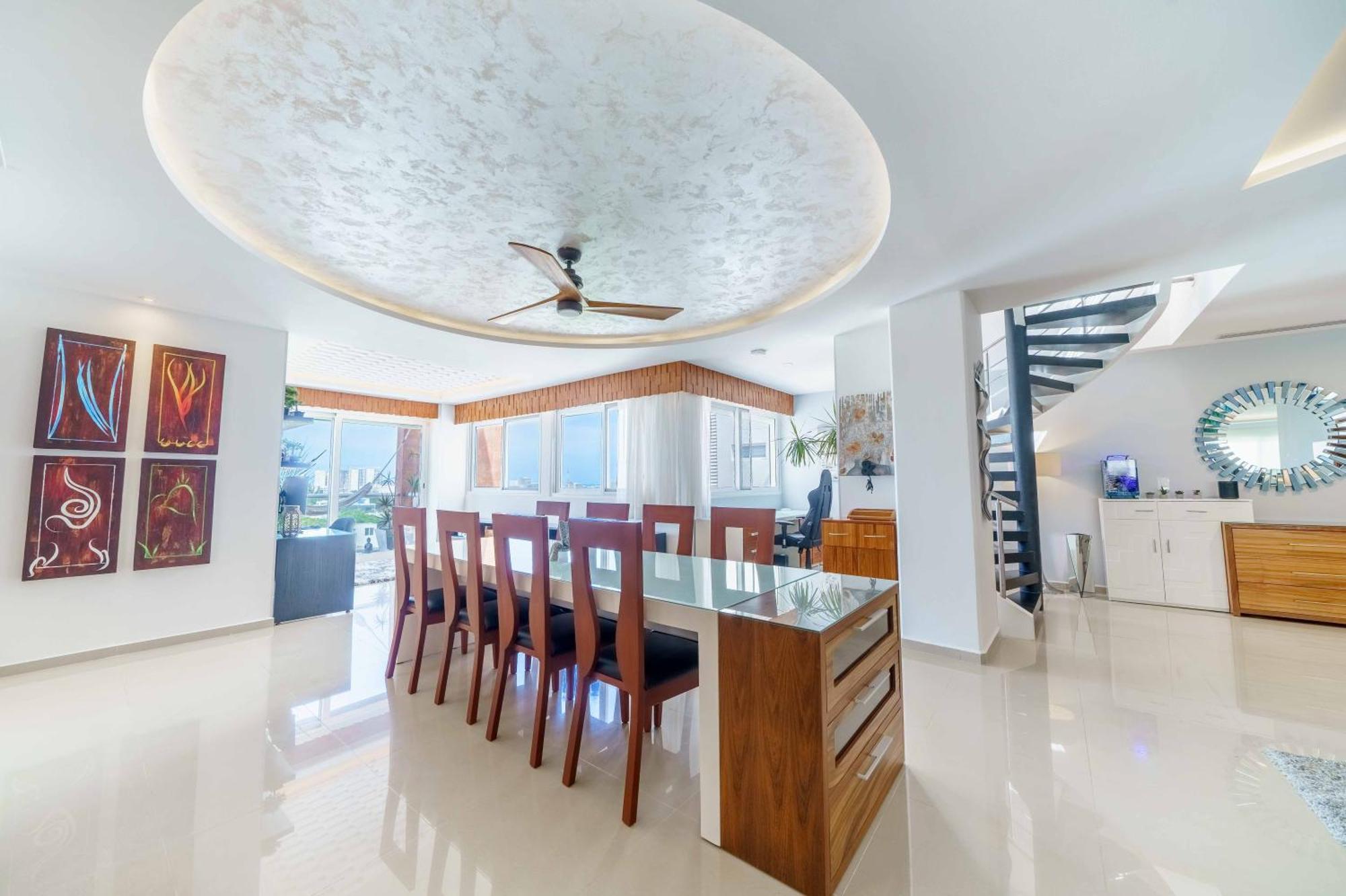 Luxury 4 Bedroom Penthouse With Private Jacuzzi Steps From Hotel Zone *
