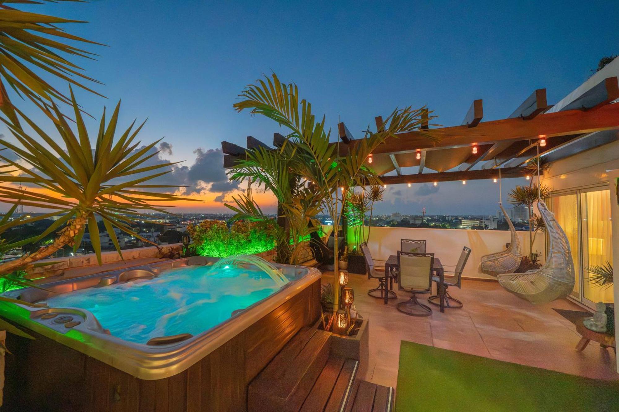 Apartamento Luxury 4 Bedroom Penthouse With Private Jacuzzi Steps From Hotel Zone *