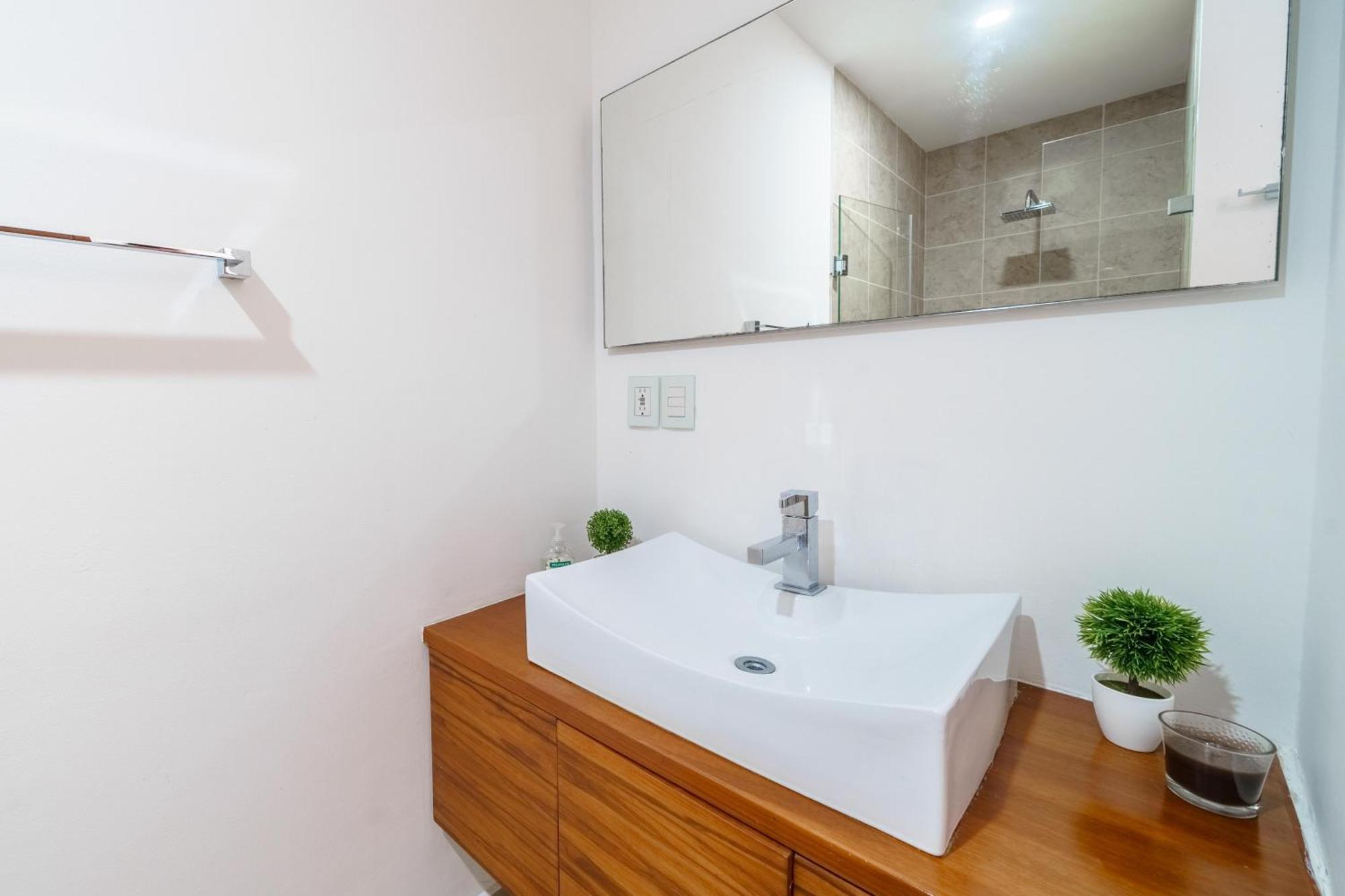 Luxury 4 Bedroom Penthouse With Private Jacuzzi Steps From Hotel Zone * Cancún