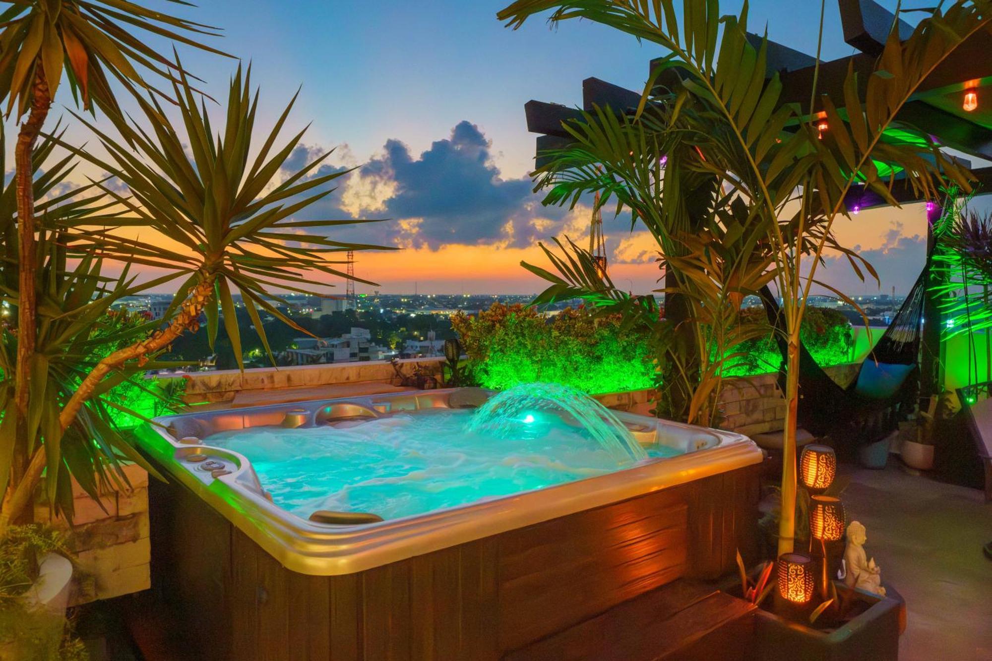 Apartamento Luxury 4 Bedroom Penthouse With Private Jacuzzi Steps From Hotel Zone