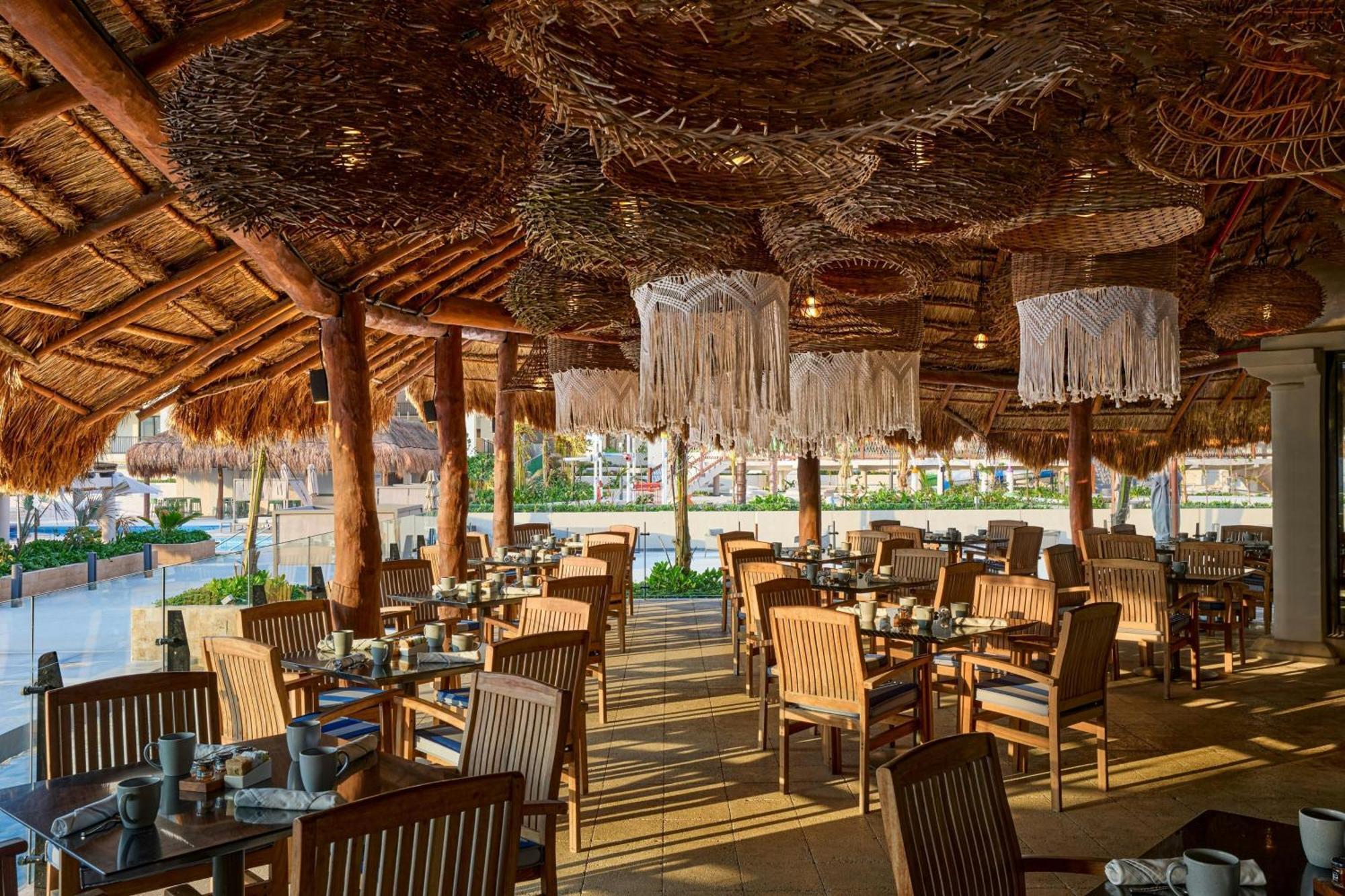 Marriott Cancun, An Resort 5*