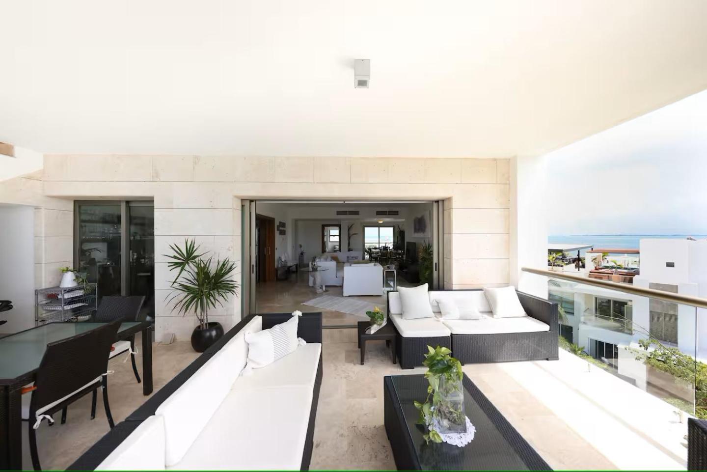 Apartamento La Amada Residences Private Getaway With Pools & Gym *