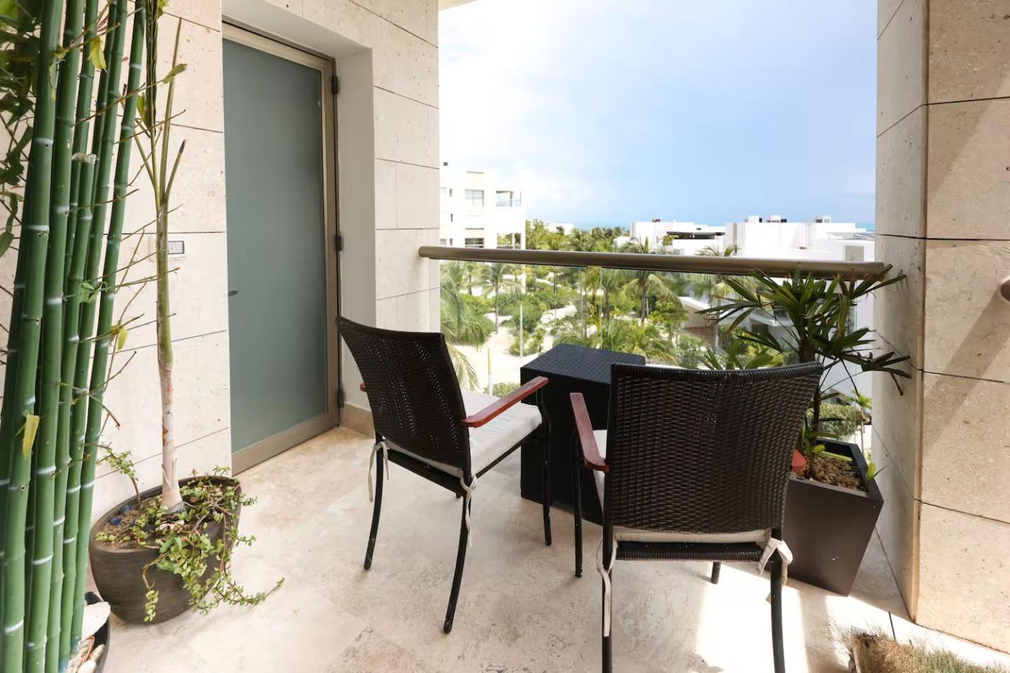 La Amada Residences Private Getaway With Pools & Gym *