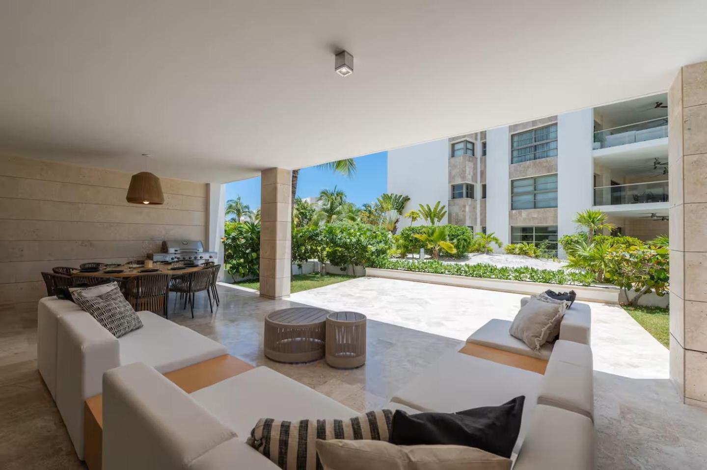 Apartamento La Amada Residences Private Getaway With Pools & Gym *