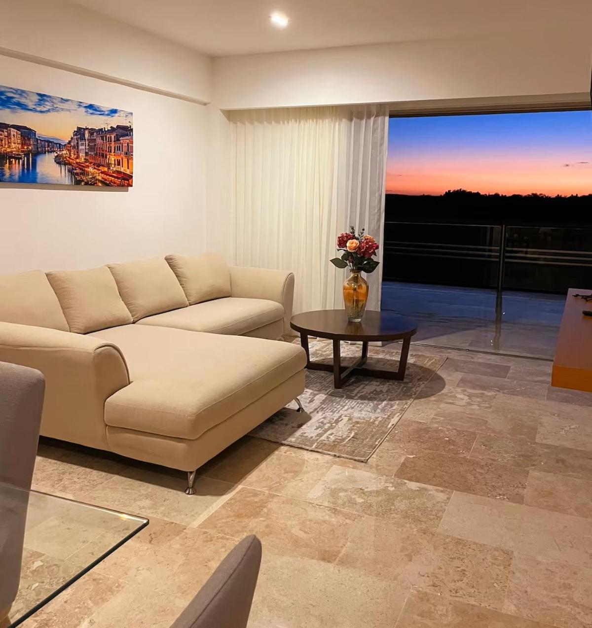 La Amada Residences Private Getaway With Pools & Gym