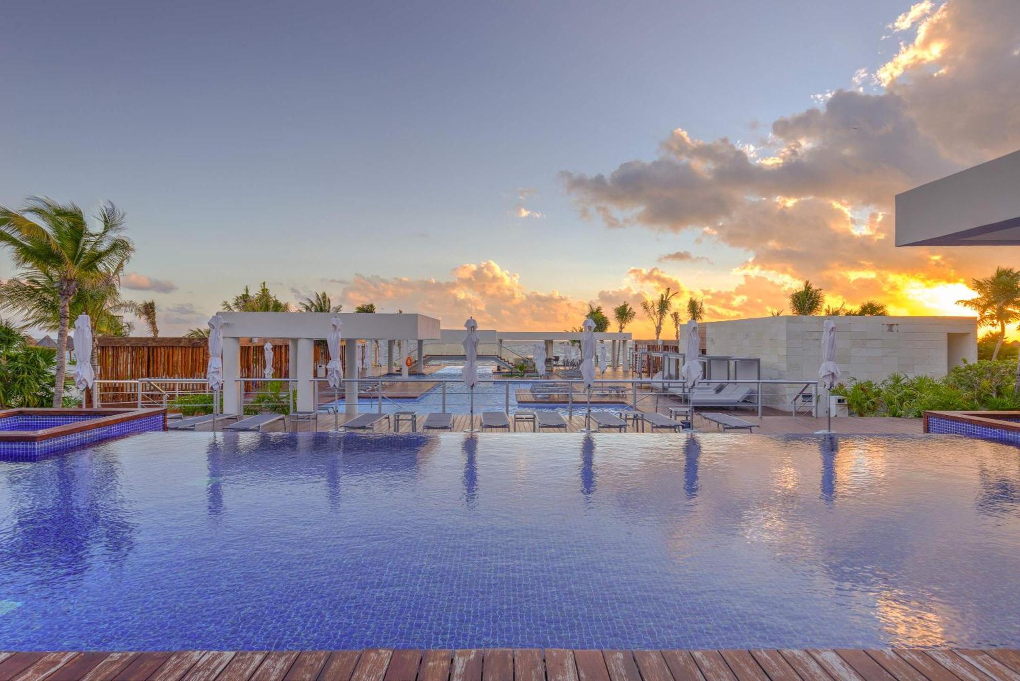 Apartamento La Amada Residences Private Getaway With Pools & Gym