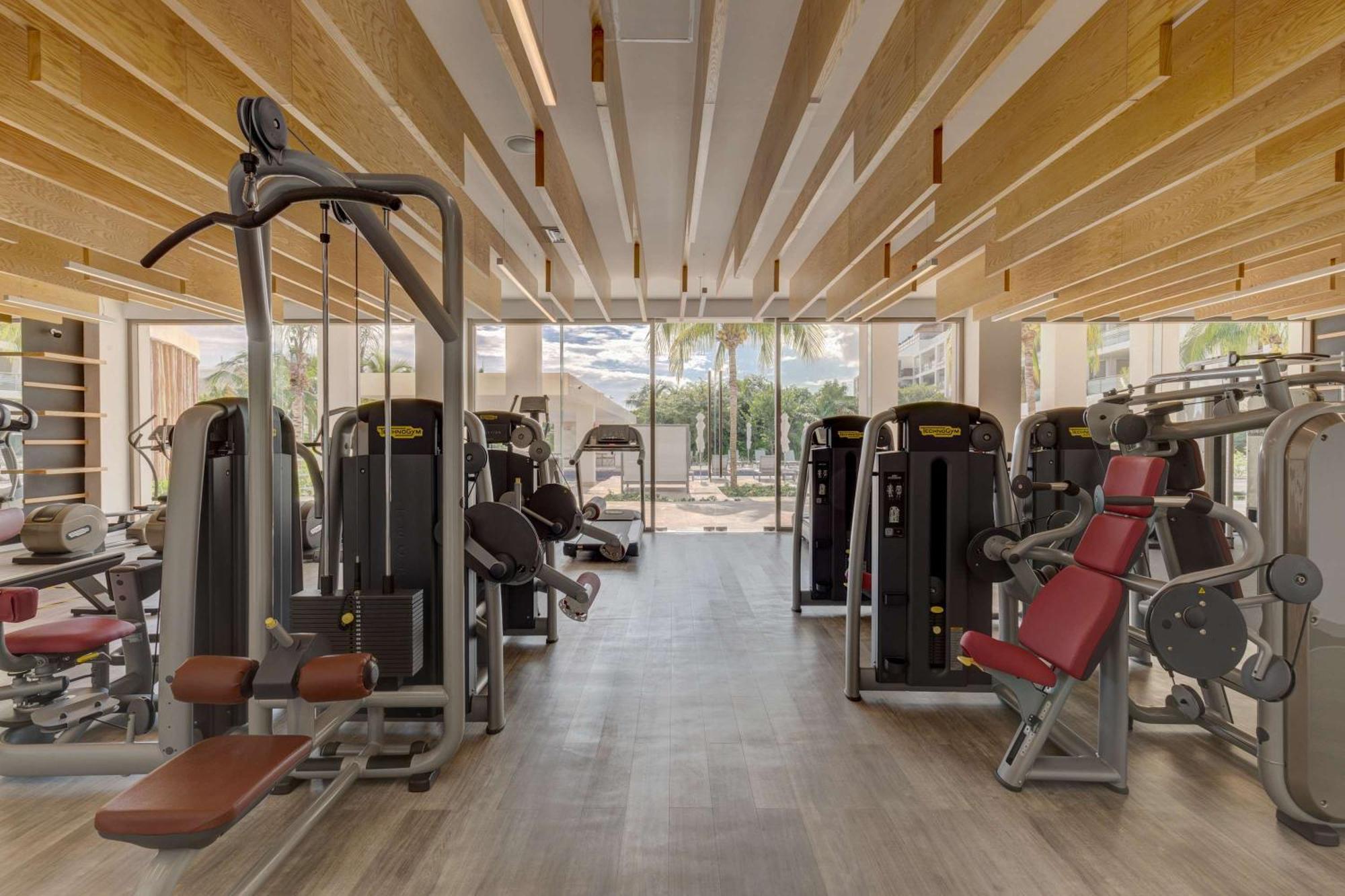 La Amada Residences Private Getaway With Pools & Gym