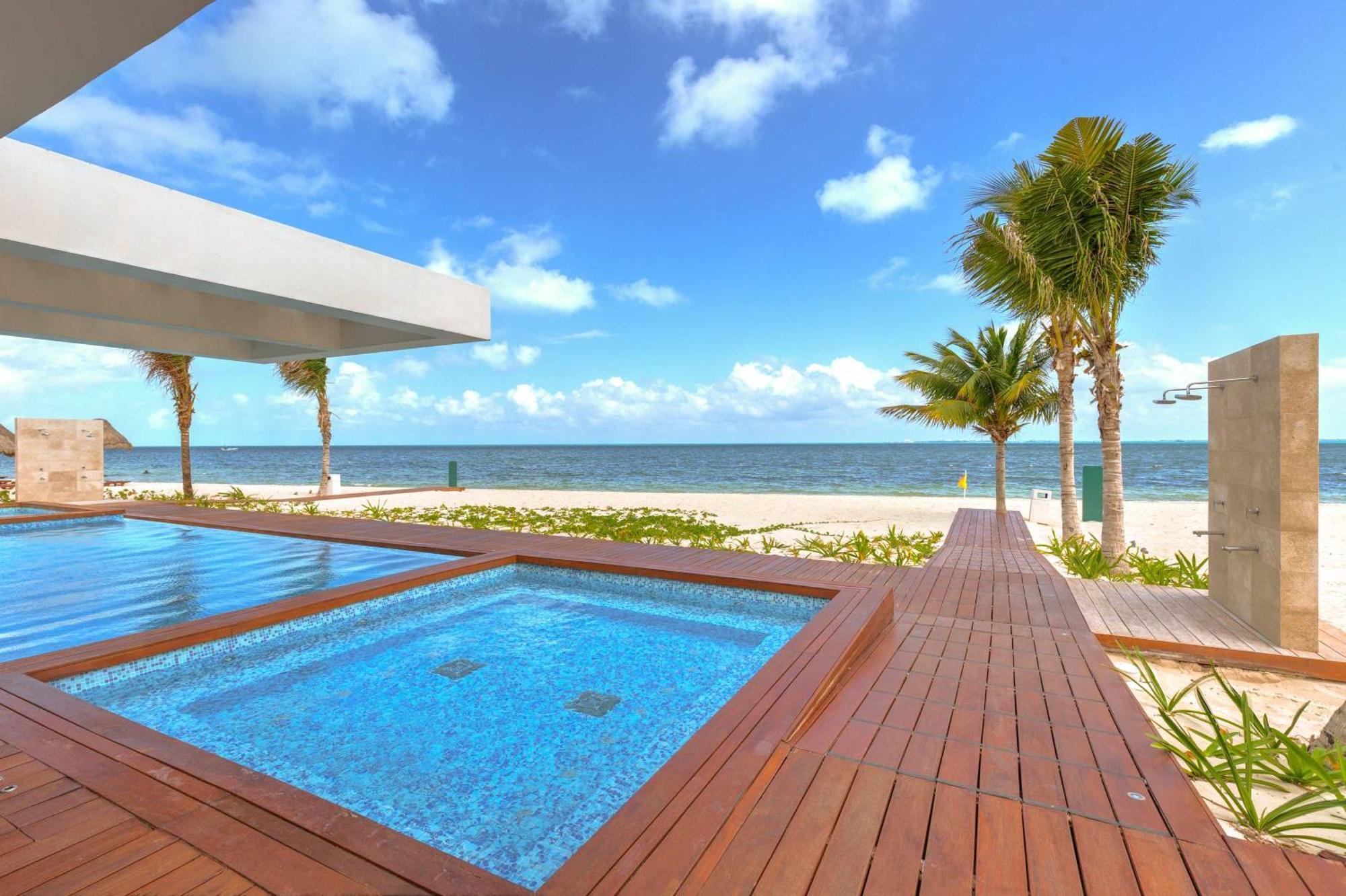 Apartamento La Amada Residences Private Getaway With Pools & Gym *