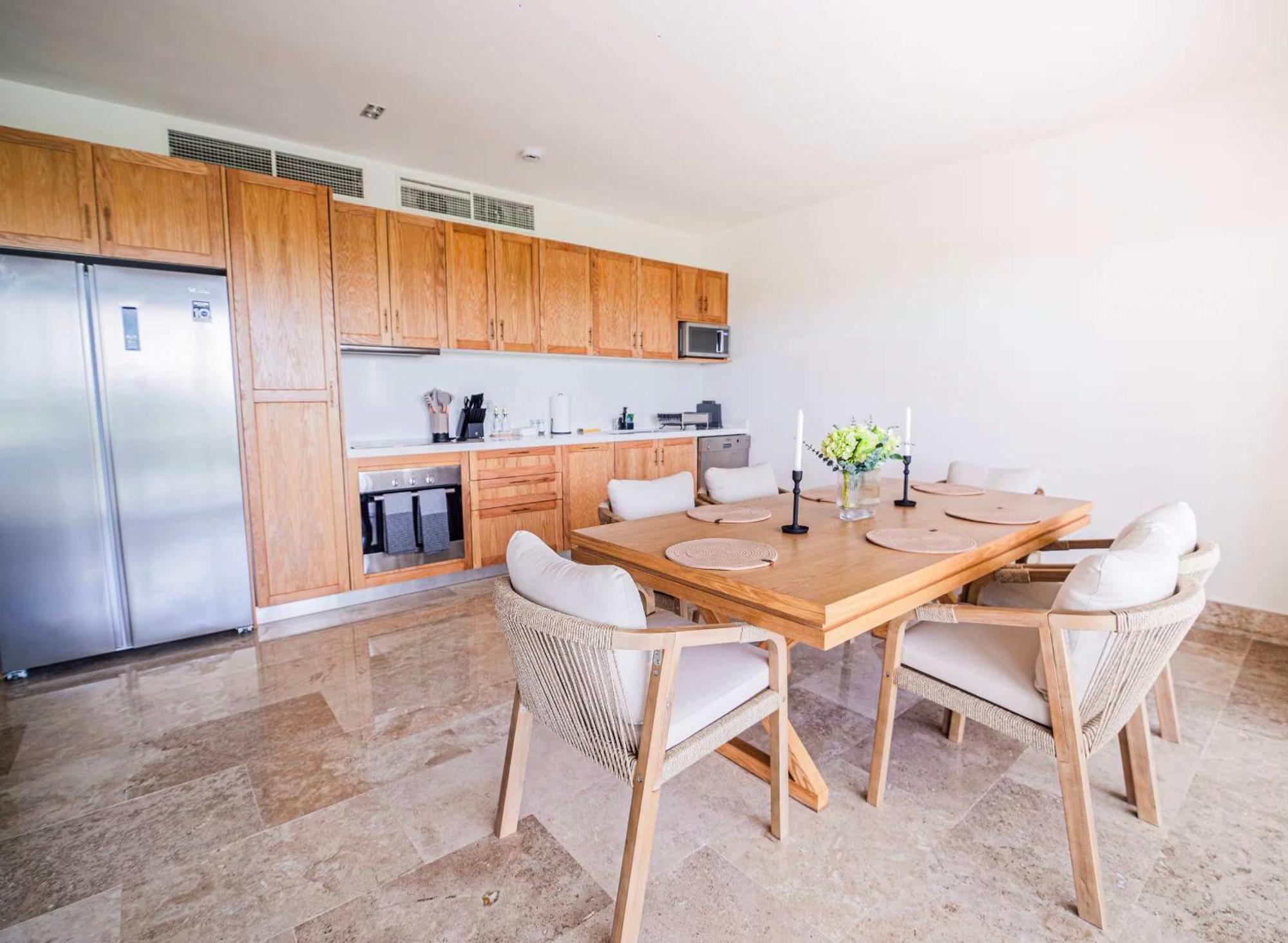 La Amada Residences Private Getaway With Pools & Gym