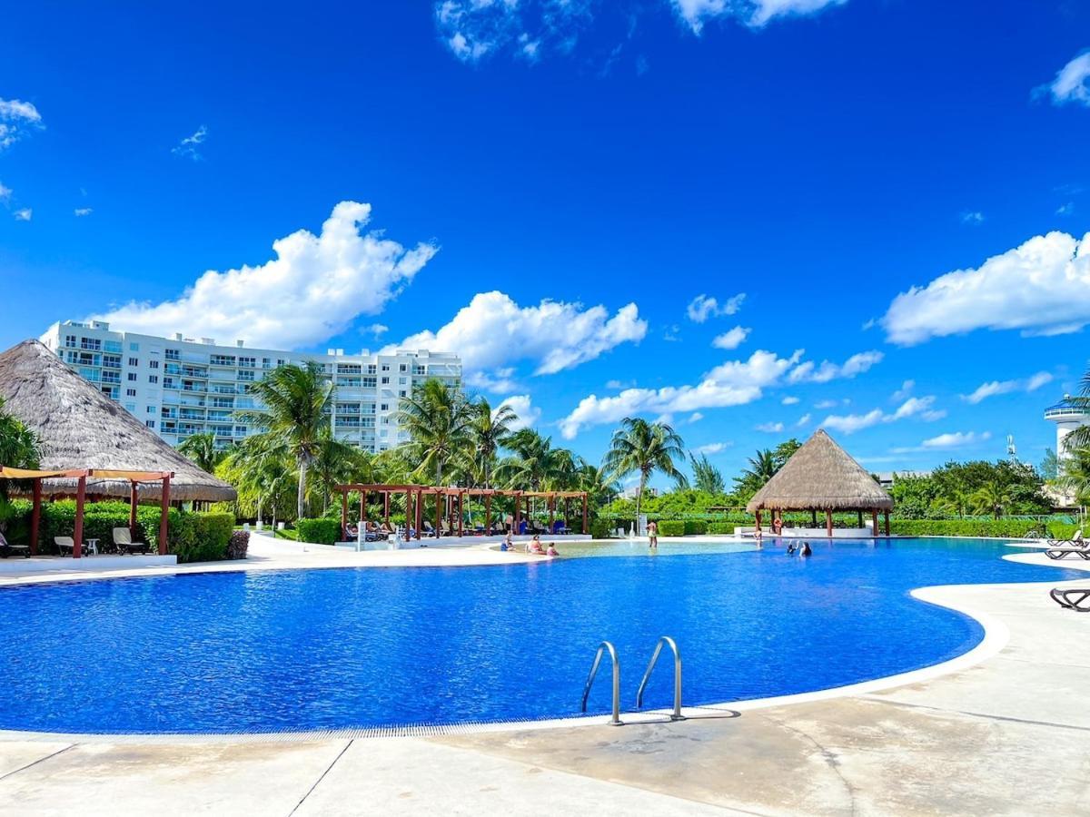 Punta Me Luxury Front & Ocean View In The Location Of