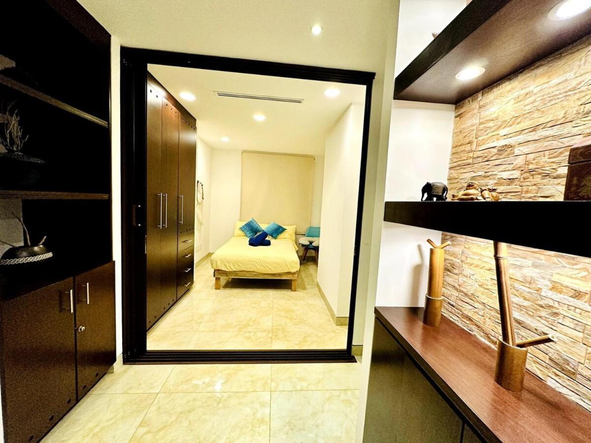 Punta Me Luxury Front & Ocean View In The Location Of *
