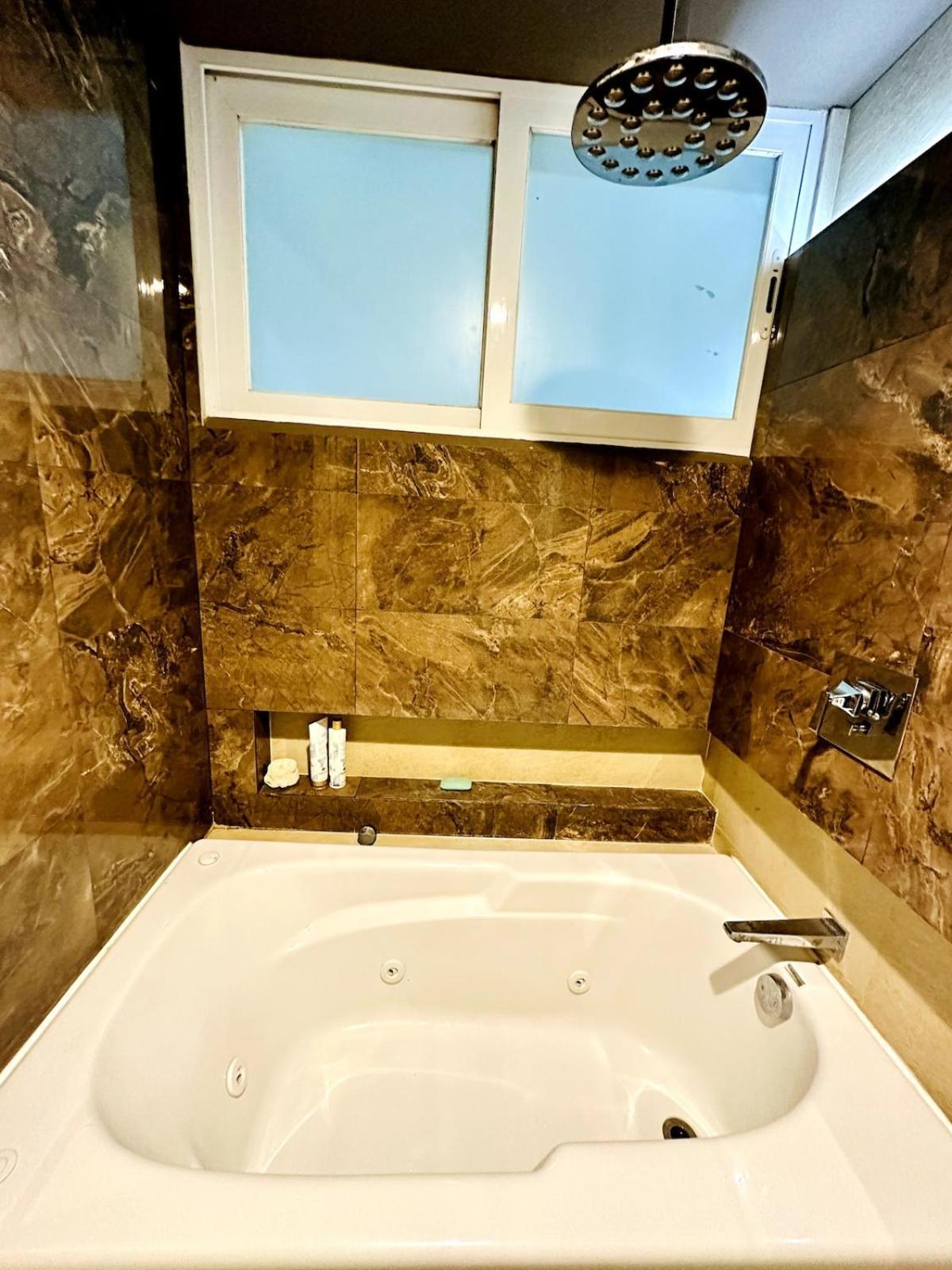 Punta Me Luxury Front & Ocean View In The Location Of Apartamento Cancún