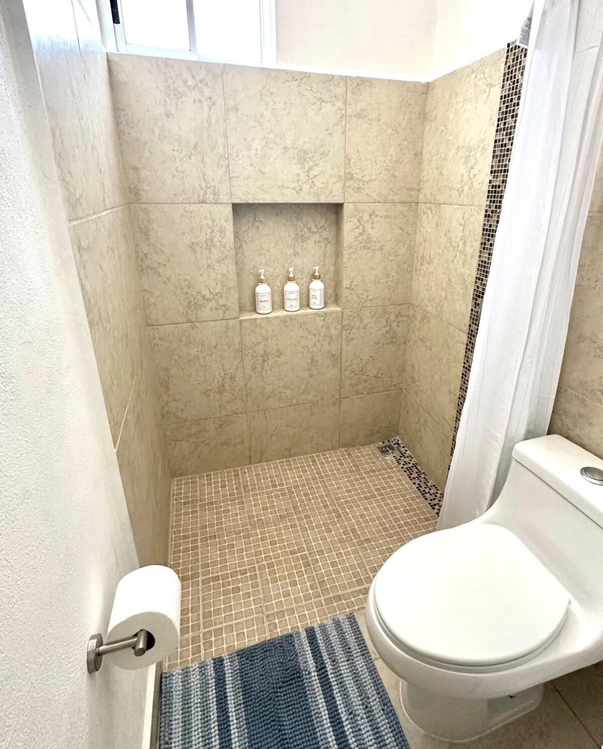 Modern, Downtown Apartment, 2br, 2bth, With Pool Cancún