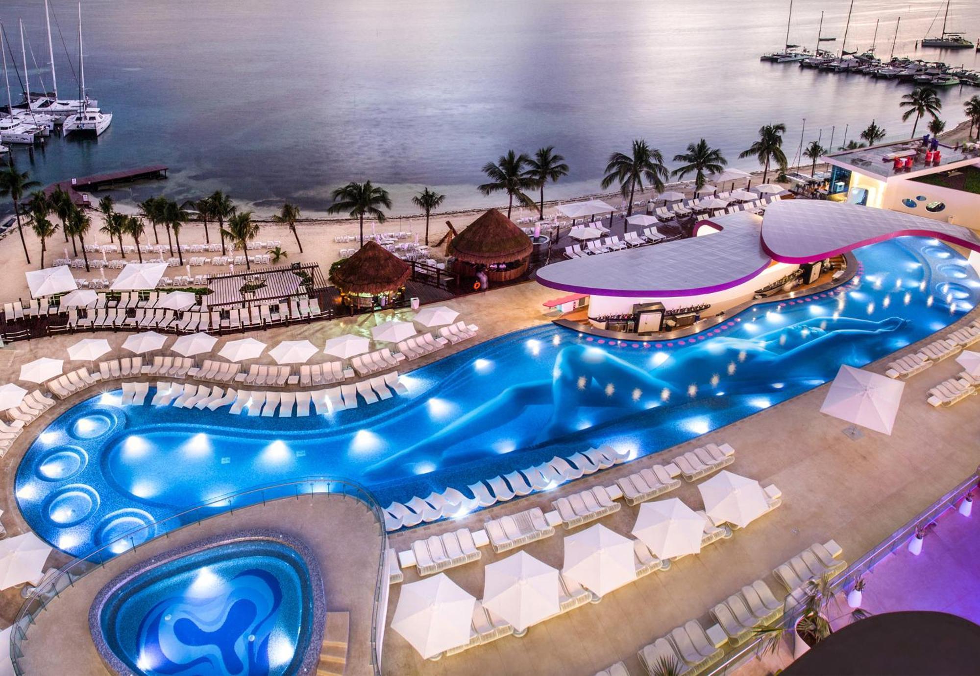 Temptation At The Tower (adults Only) Cancún
