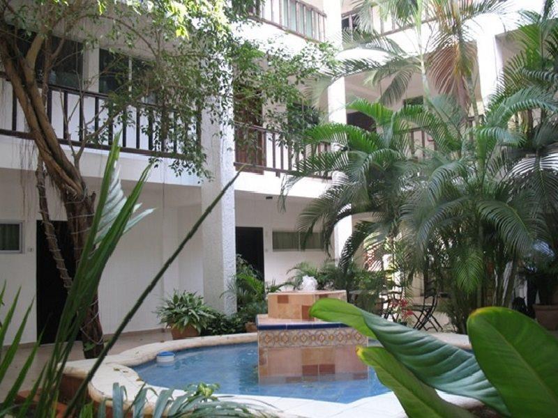 Colonial 3*