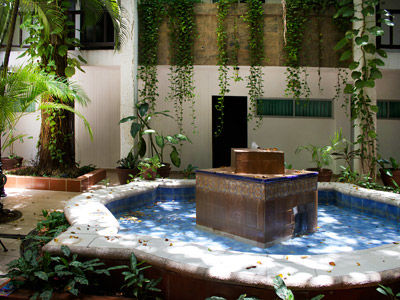 Colonial Hotel Cancún