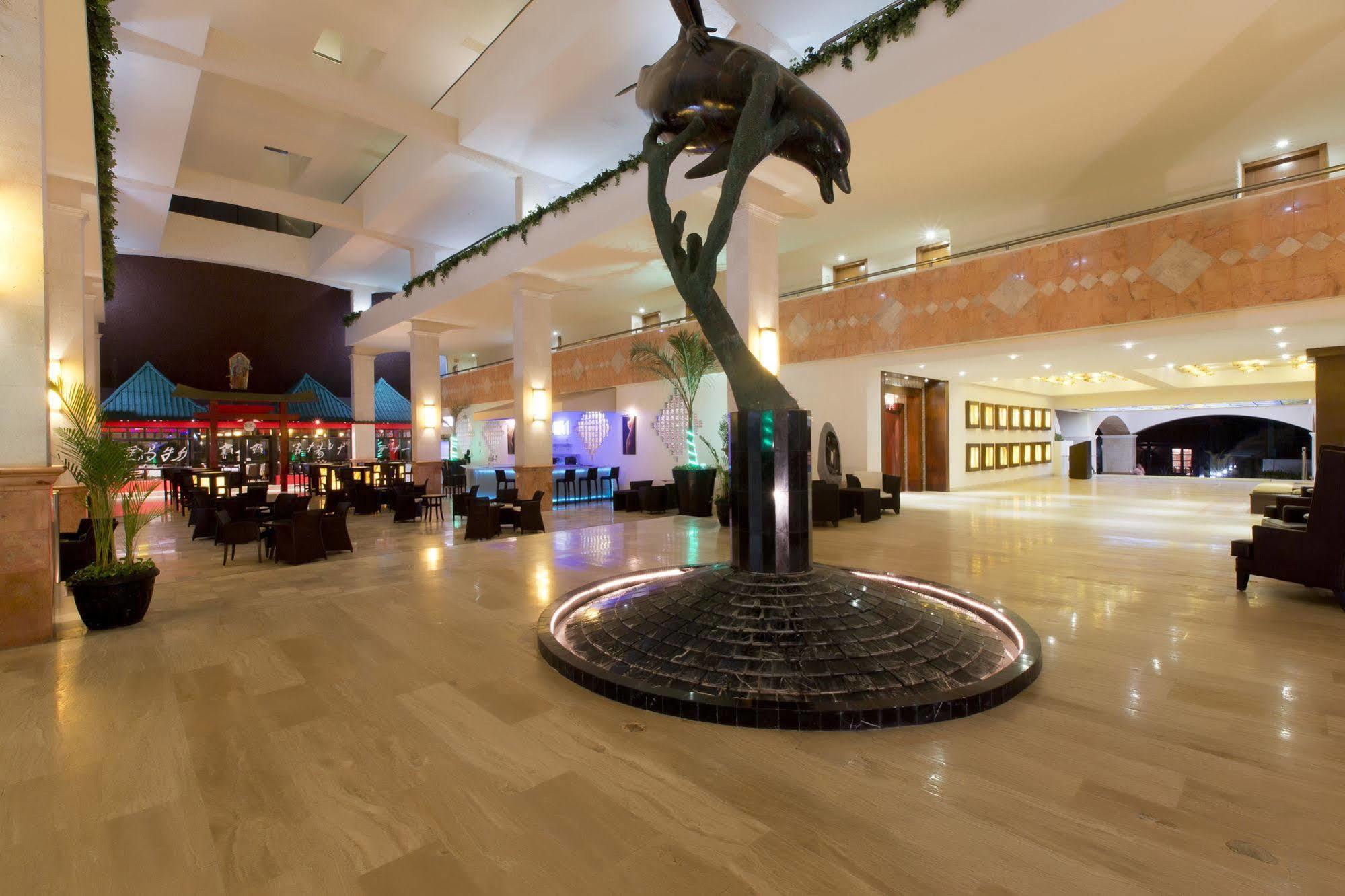 Golden Parnassus Adults Only & Cancún