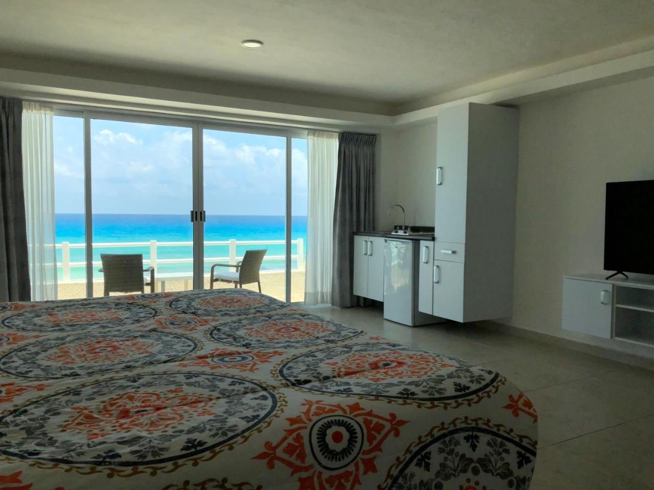 Villa Eight Bedroom Beach House *
