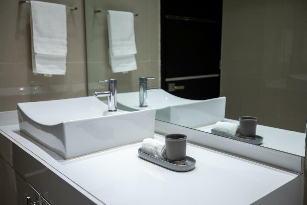 Departamento En De 2 Recamaras, Sala, Cocina, Tvs, Wifi Apartamento Cancún
