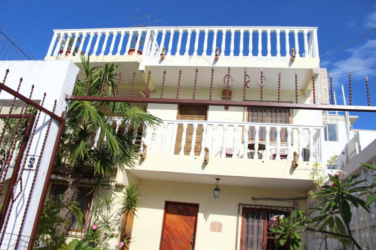 Cancun Guest House Inn *