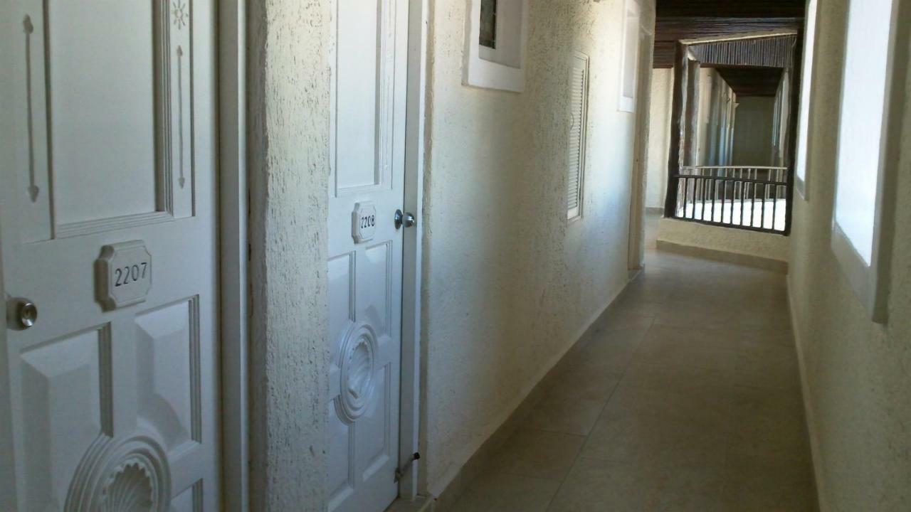 Cute, Kitchinette, Ocean Front Apartment Cancun