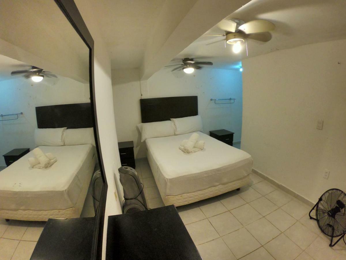 Granada 6 Hostal *