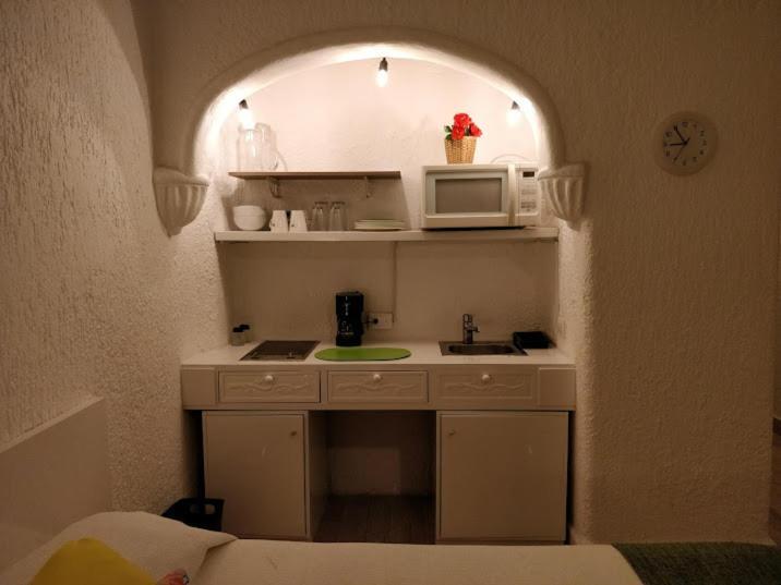 Cute, Kitchinette, Ocean Front Apartment