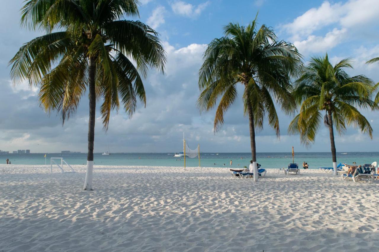 Oceanfront At Voted Sandy * Cancun