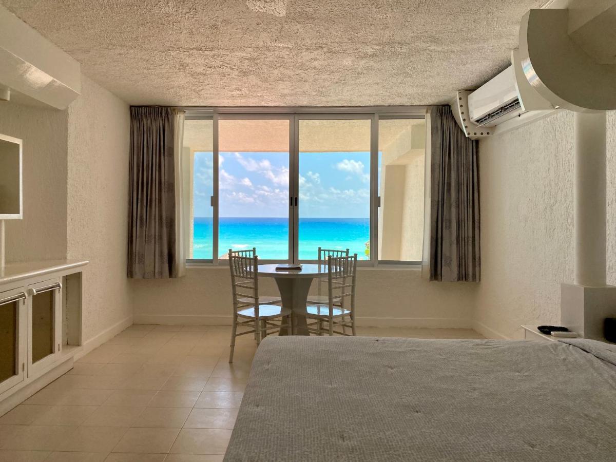 Eight Bedroom Beach House Villa *