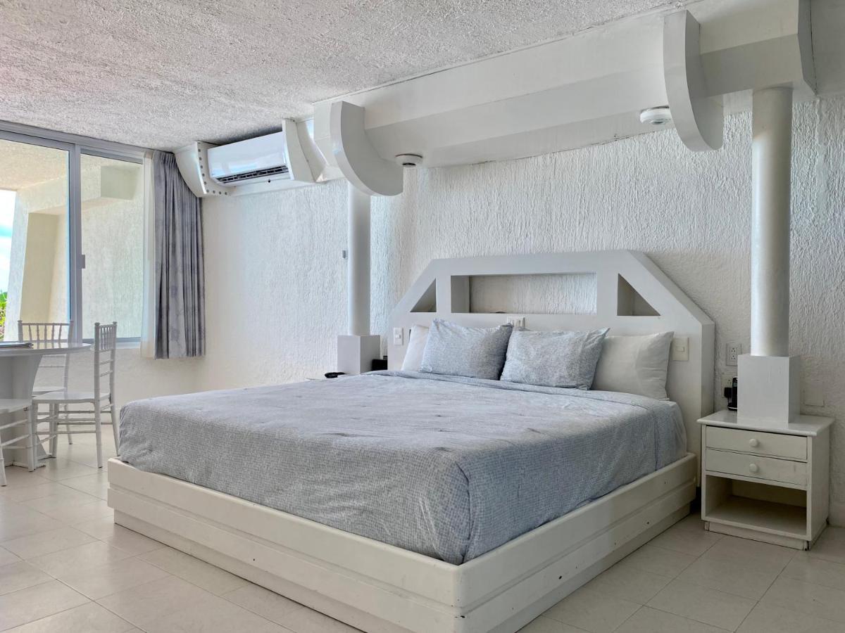 Eight Bedroom Beach House *