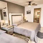 Casa Blanca Boutique & Organic