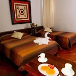 Hotel Los Girasoles