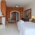 Casa Playa Tortugas - Cancun Oceanfront Villa
