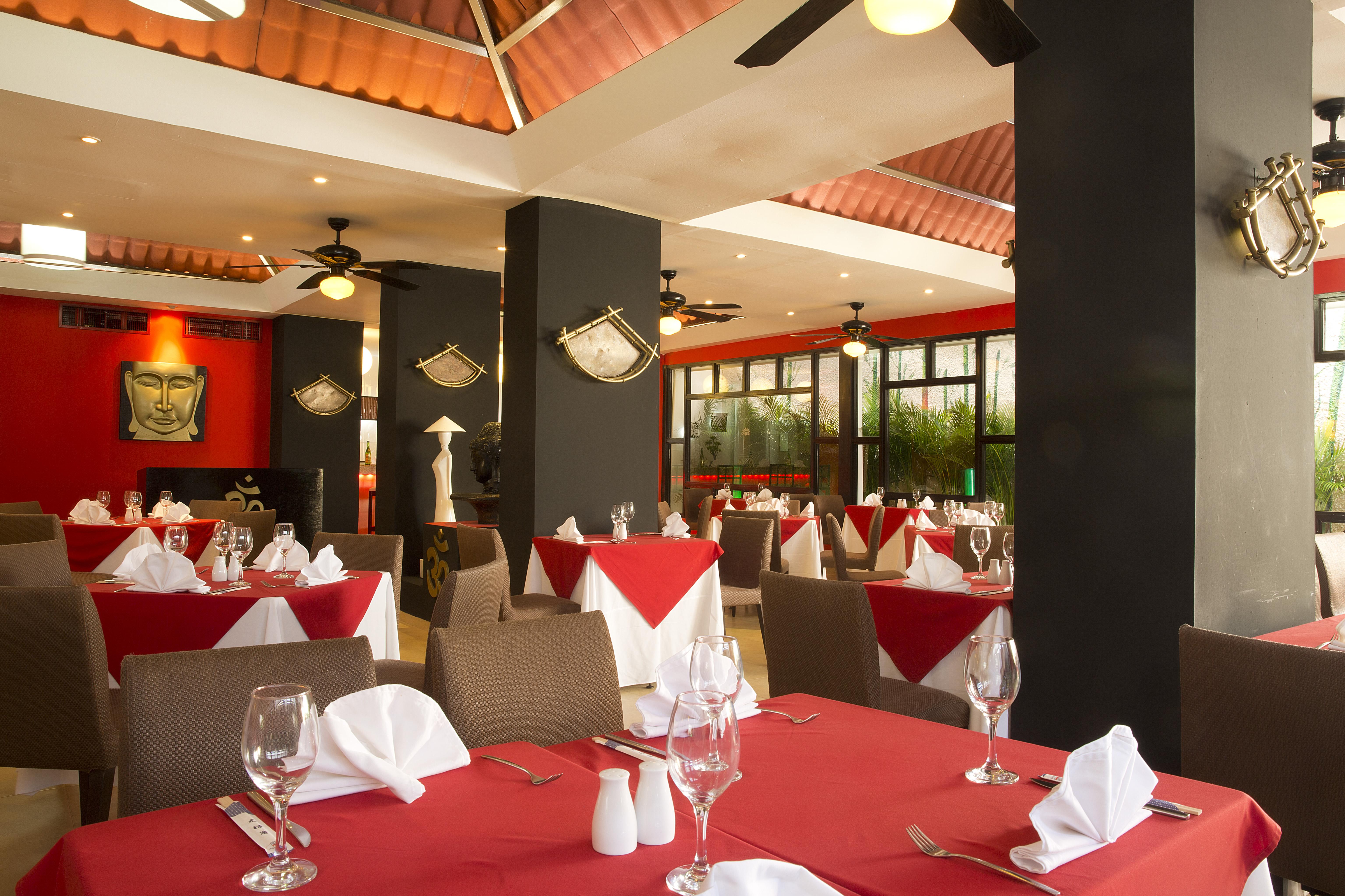 Golden Parnassus Hotel 3*