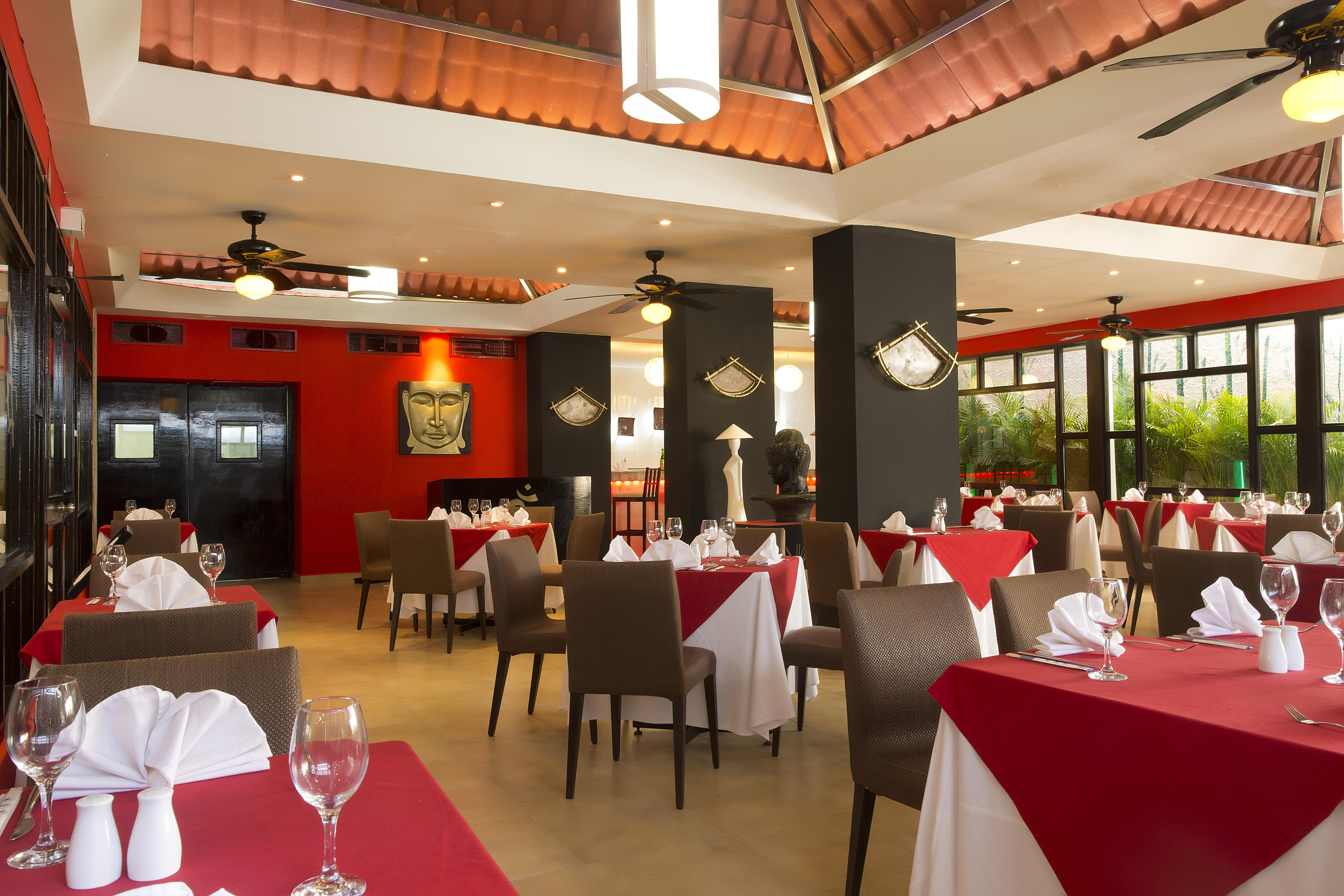 Golden Parnassus Hotel 3*