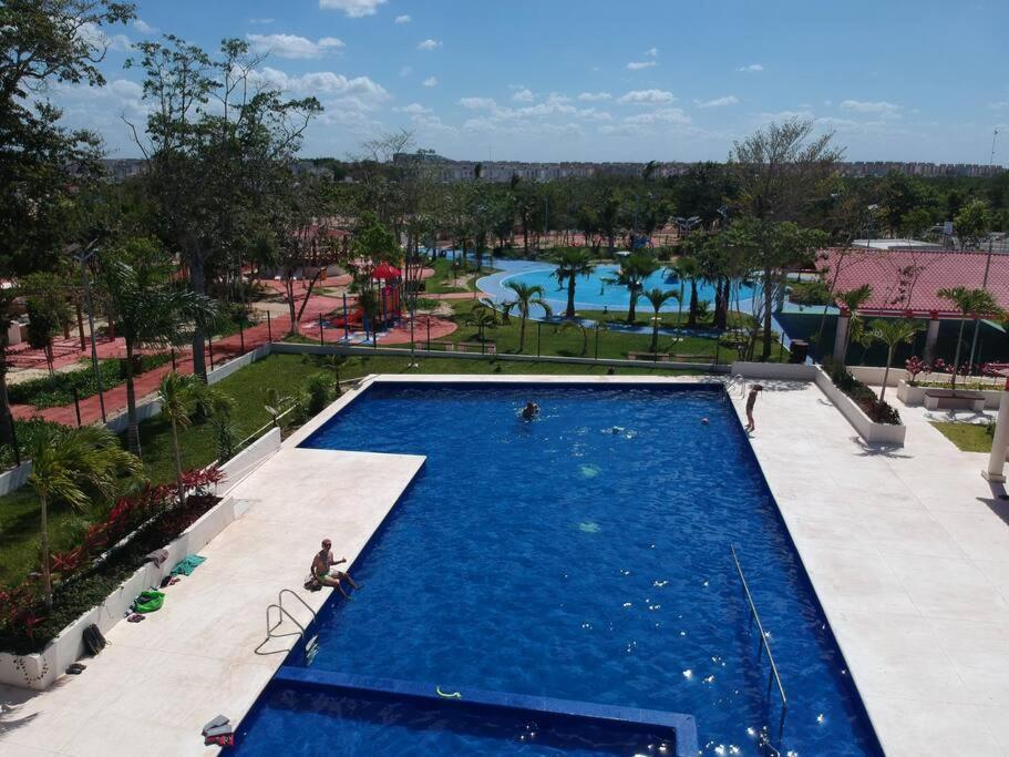 Breezy & Cancunian Apartamento