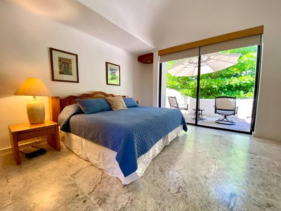 Villa Delightful Waterfront By Casa Paraiso *