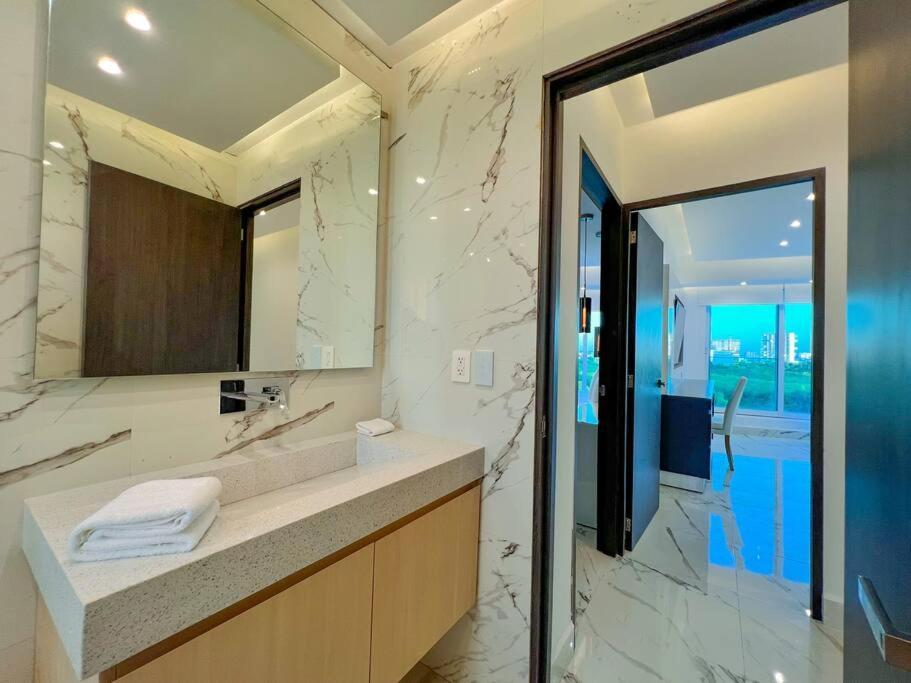 Luxury 3br • *