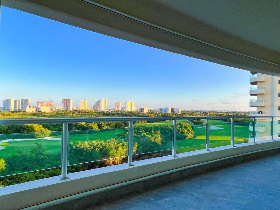 Luxury 3br •