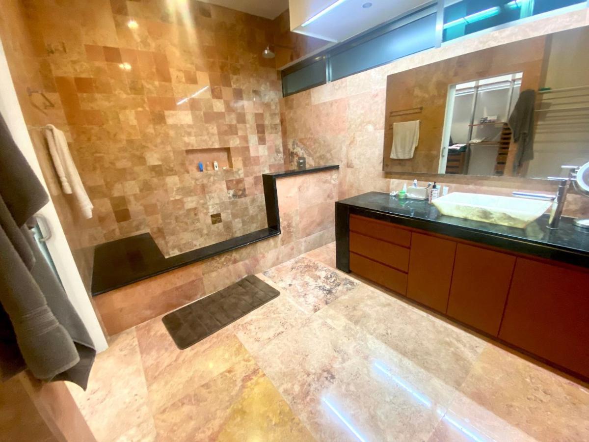 Espectacular Casa 25 Personas En Fraccionamiento Privado Con Terraza, Alberca Y Grill * Cancún
