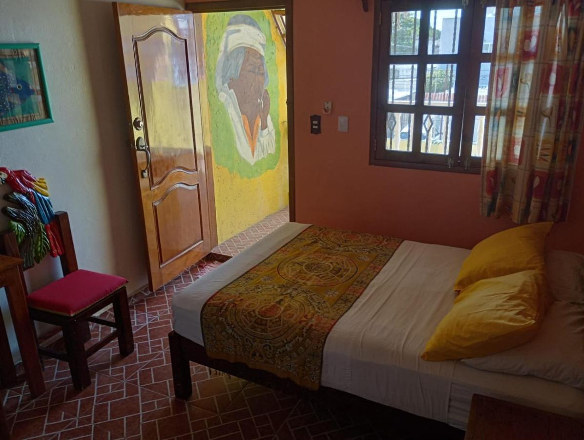Cancun Guest House Inn *