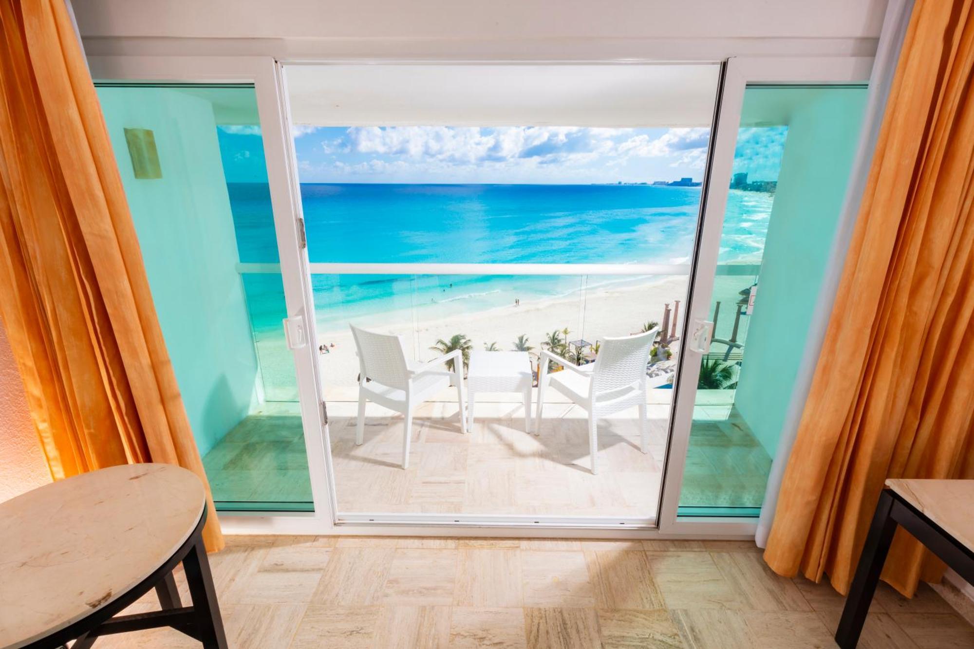 Krystal Resort Cancun