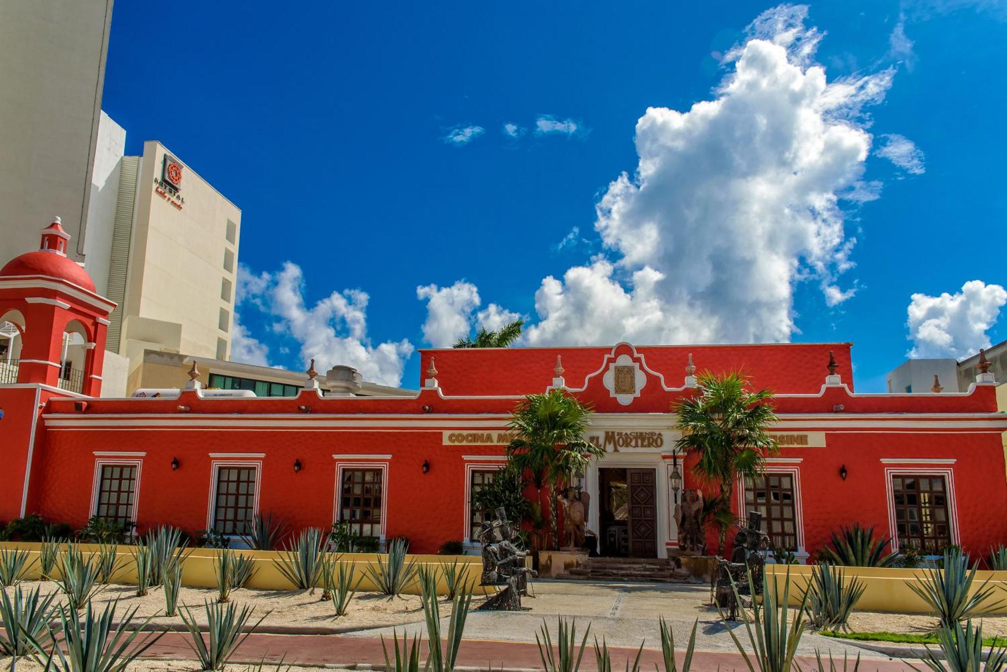 Krystal Resort Cancun