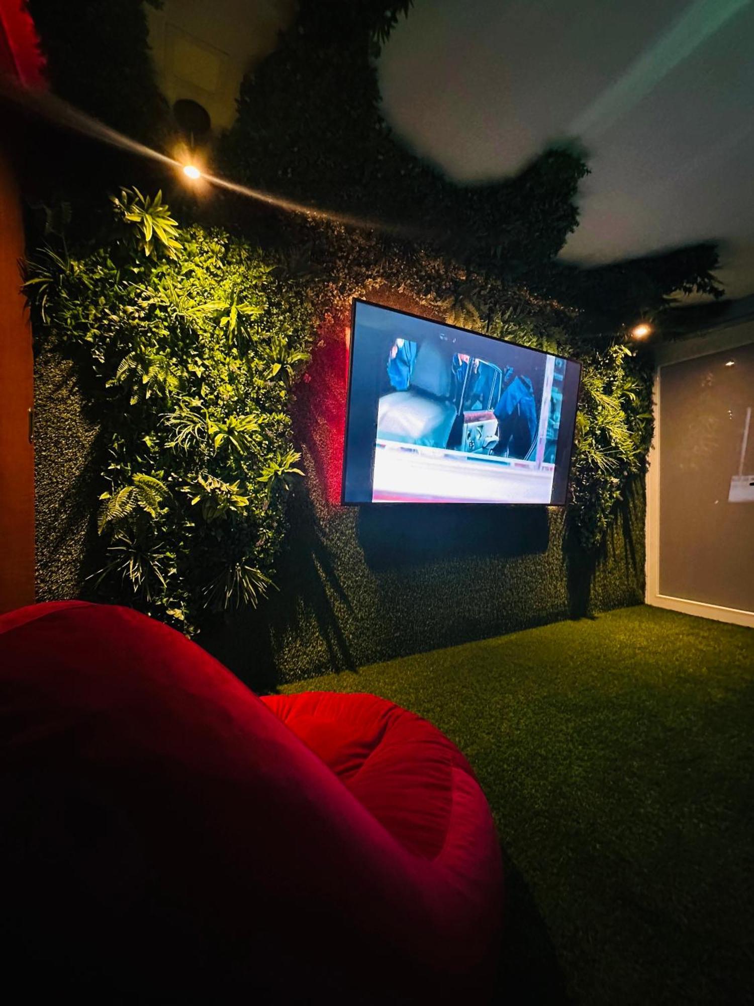 Apartment Oasis Sensory - Market 28