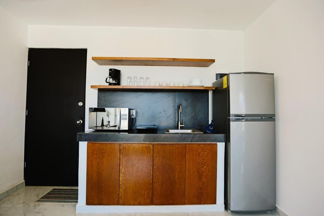 Large One-bedroom Near Isla Mujeres Ferry
