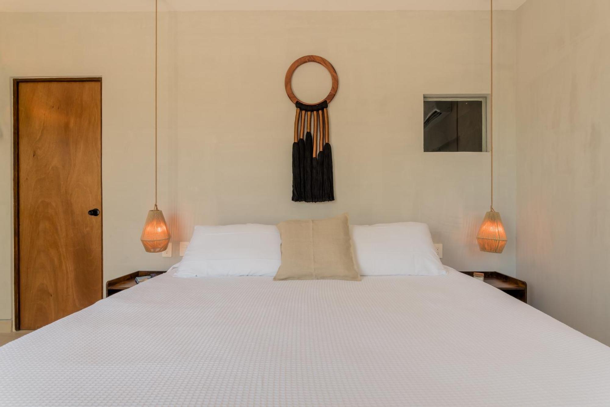 Aparthotel *casa Aluxes- Guesthouse*