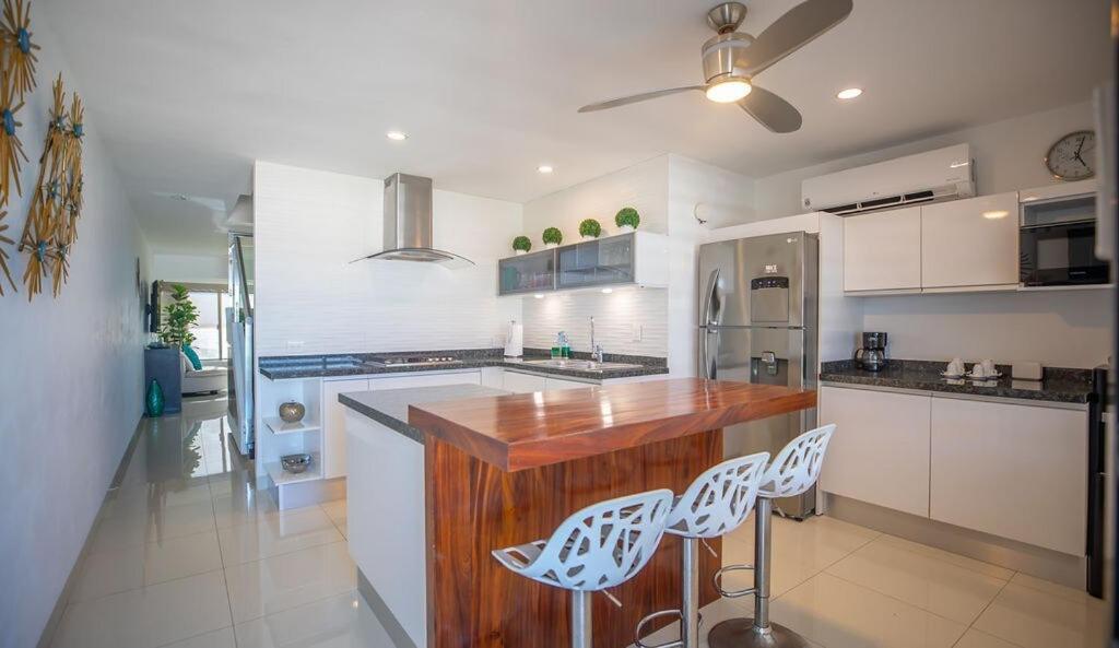 Apartamento Penthouse Ocean & Lagoon Views, New Listing *