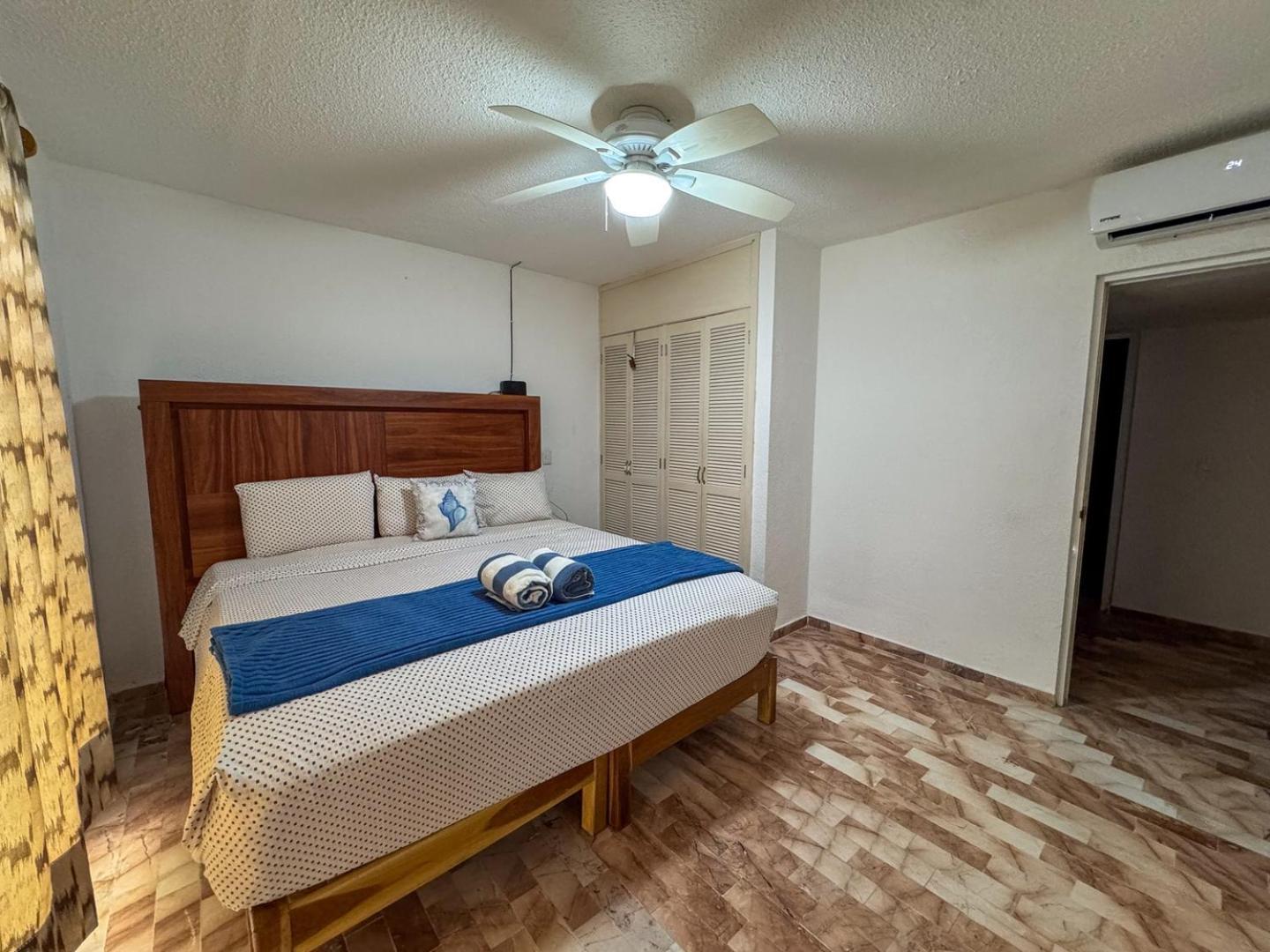 Apartamento Spacious 2-story, 4 Bedrooms, Ocean View Balcony *