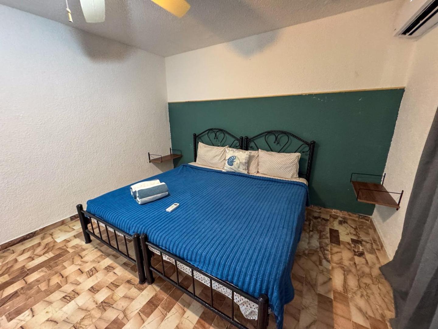 Spacious 2-story, 4 Bedrooms, Ocean View Balcony * Cancún