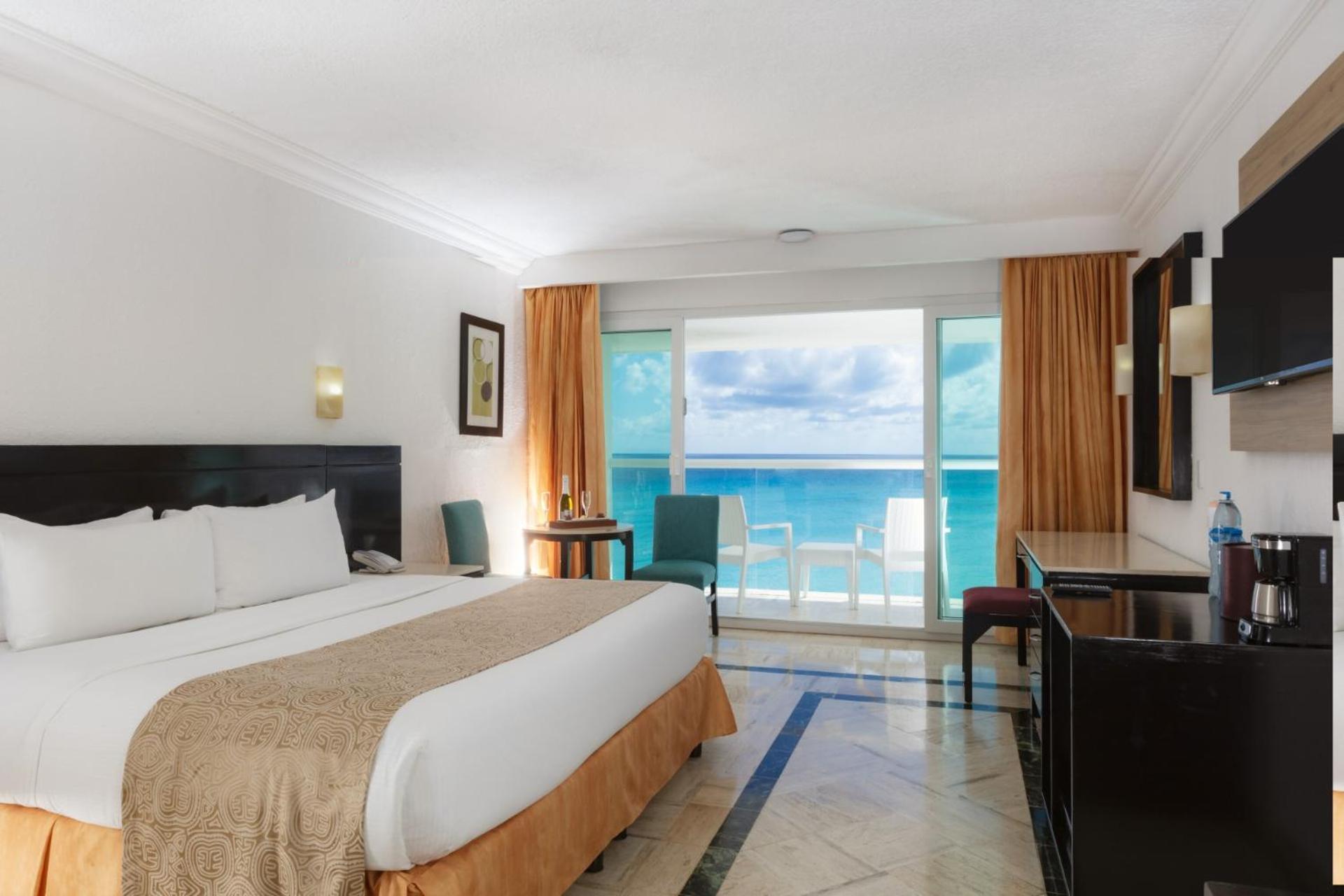 Krystal Resort Cancun